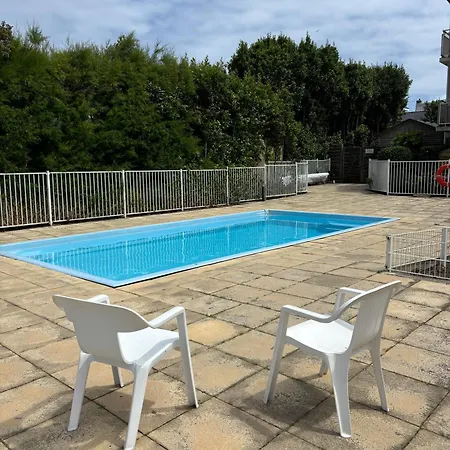 4 Personnes Dans Avec Piscine Appartamento