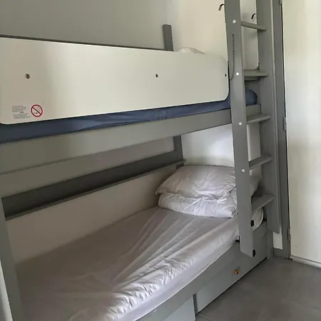 4 Personnes Dans Avec Piscine Appartamento *
